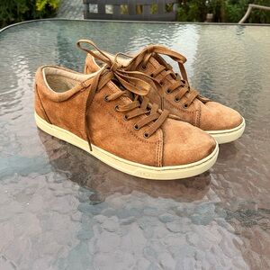 UGG Men’s Tomi Suede Tennis Shoes Size 10